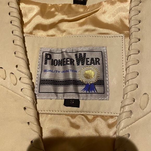 EUC Pioneer Wear Leather Vest Light Tan (Cream) Size Small - Picture 6 of 7